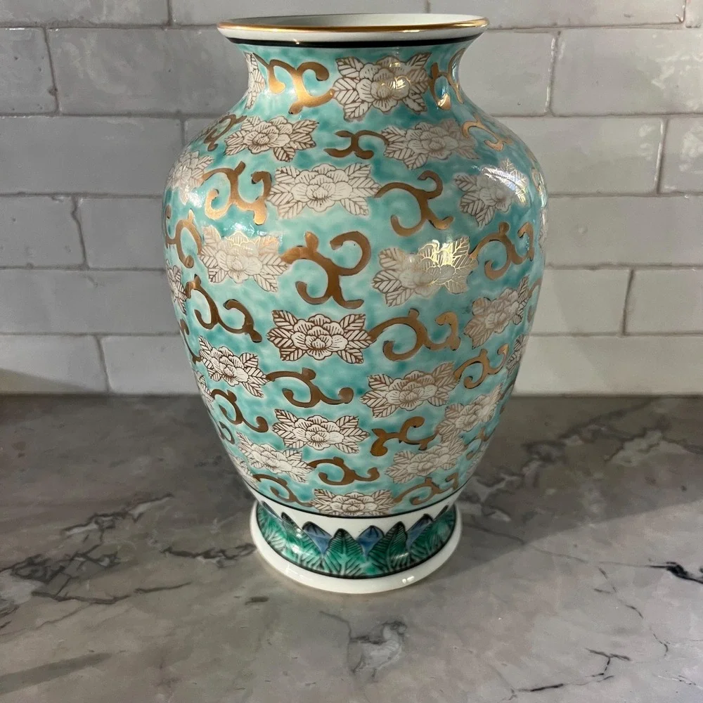 Vintage Imari Japanese Handpainted Vase